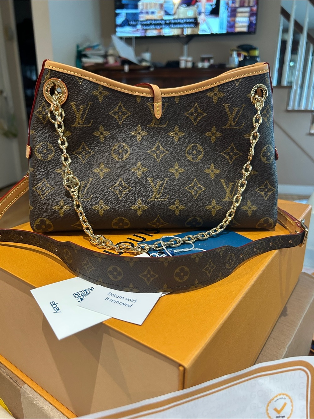Louis Vuitton Monogram Chain Shoulder Bag with Gold Hardware and Tan Trim